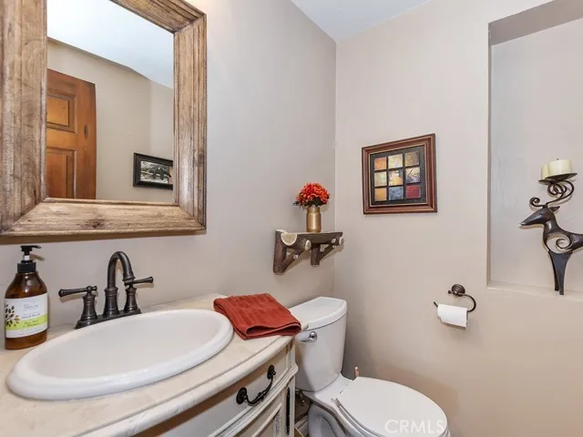444 Golf Course Road, Lake Arrowhead, California 92352