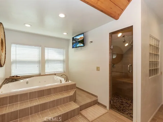 444 Golf Course Road, Lake Arrowhead, California 92352