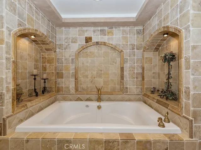 444 Golf Course Road, Lake Arrowhead, California 92352