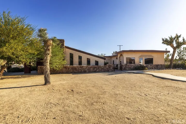 56039 Santa Fe, Yucca Valley, California 92284