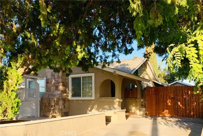 2370 N Vista Avenue, Fresno, California 93722