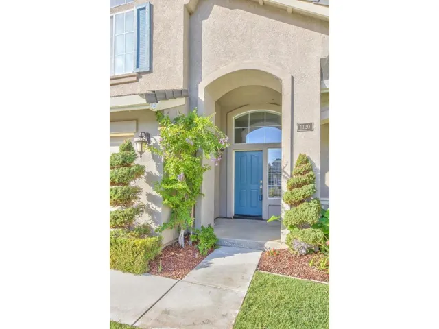 1120 Mulberry Court, Hollister, California 95023