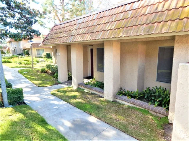7712 Brookwood Drive, Huntington Beach, California 92648