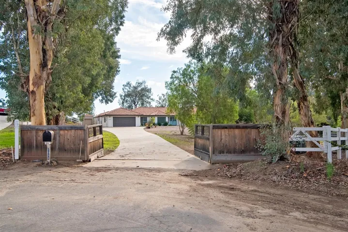 1054 Capra Way, Fallbrook, California 92028