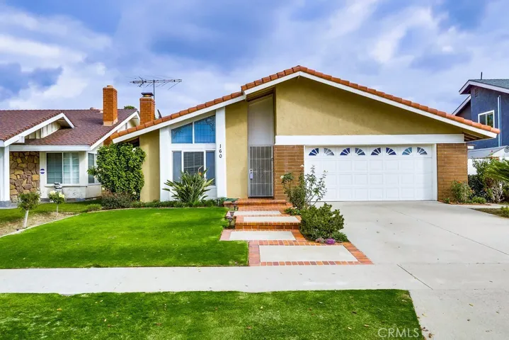 160 N Avenida Palmera, Anaheim Hills, California 92807
