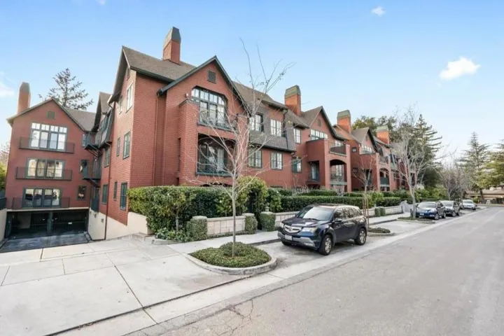 38 3rd Street 107, Los Altos, California 94022