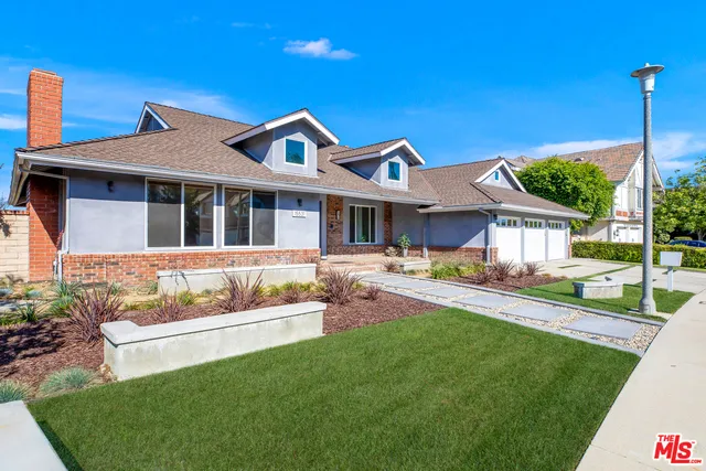 15531 Collina Strada, Los Angeles, California 90077