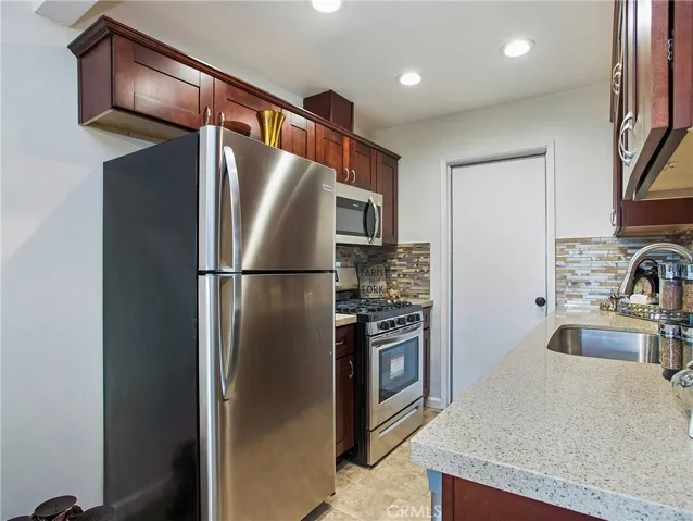 606 Toledo Drive, Hemet, California 92545