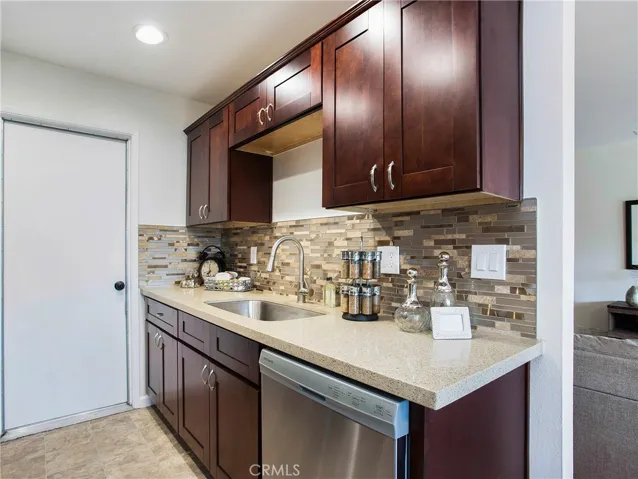 606 Toledo Drive, Hemet, California 92545
