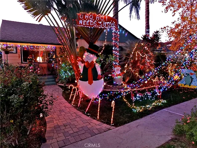 3913 Knoxville Avenue, Long Beach, California 90808