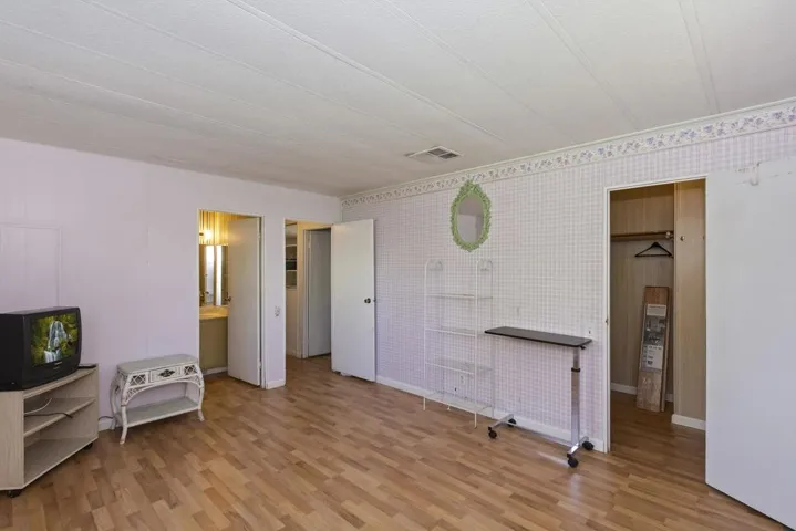 015_Master Bedroom