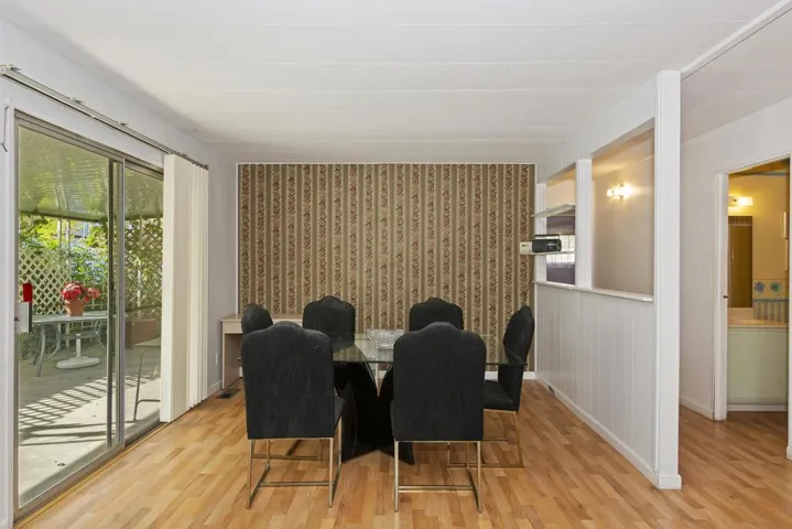 009_Dining Area