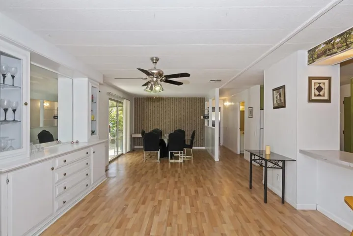 008_Family Room
