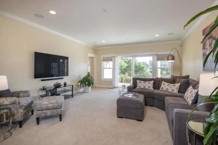 35 Palomar Oaks Lane, Redwood City, California 94062