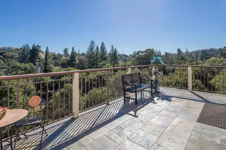 35 Palomar Oaks Lane, Redwood City, California 94062