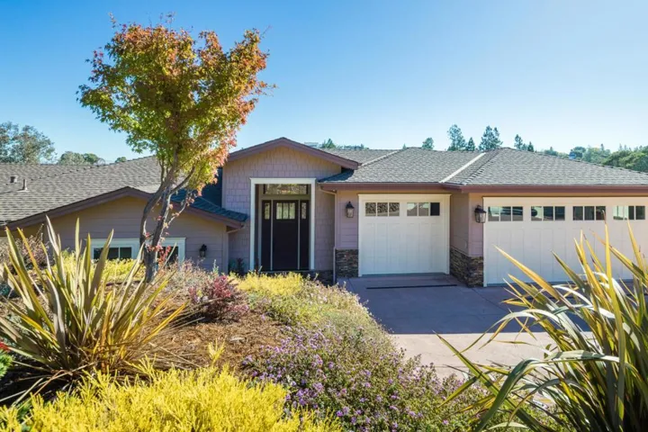 35 Palomar Oaks Lane, Redwood City, California 94062