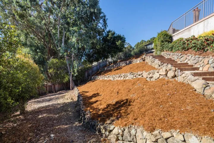 35 Palomar Oaks Lane, Redwood City, California 94062