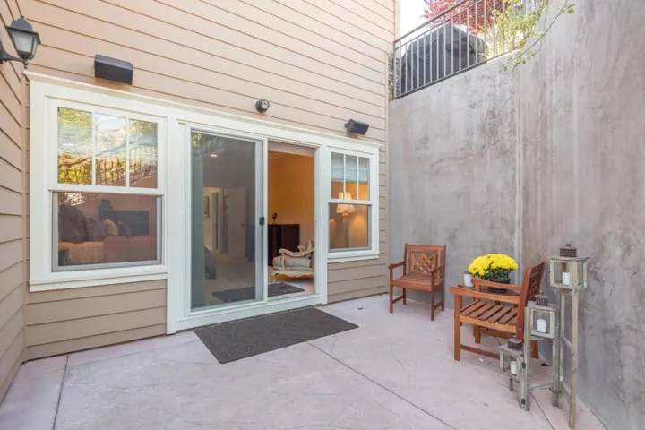 35 Palomar Oaks Lane, Redwood City, California 94062