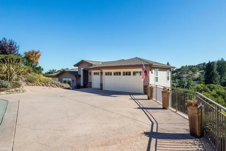 35 Palomar Oaks Lane, Redwood City, California 94062
