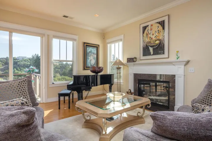 35 Palomar Oaks Lane, Redwood City, California 94062