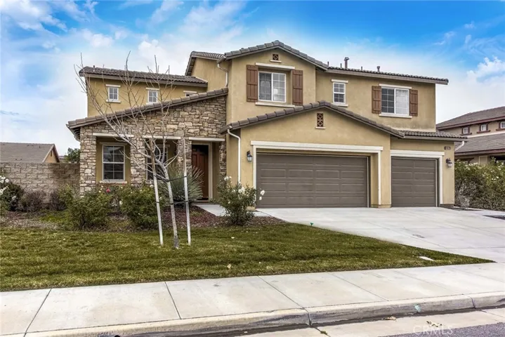 14829 Edgewood Drive, Eastvale, California 92880