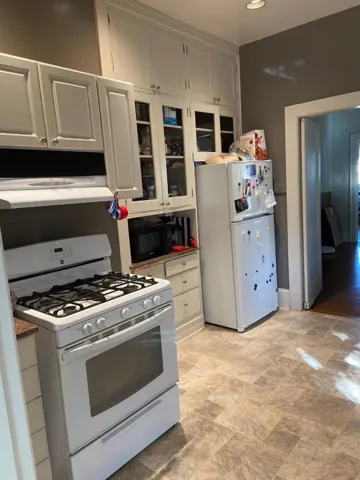1341 W Drake Avenue, Burlingame, California 94010