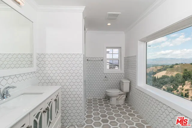 3910 Cody Road, Sherman Oaks, California 91403