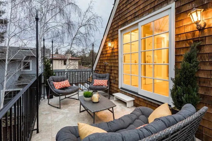 250 Cowper Street, Palo Alto, California 94301