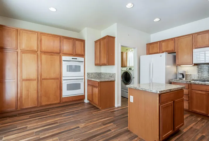 49890pacinostreet-lr-15