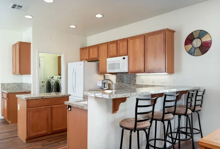 49890pacinostreet-lr-18