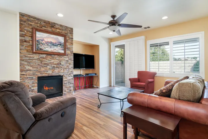 49890pacinostreet-lr-12