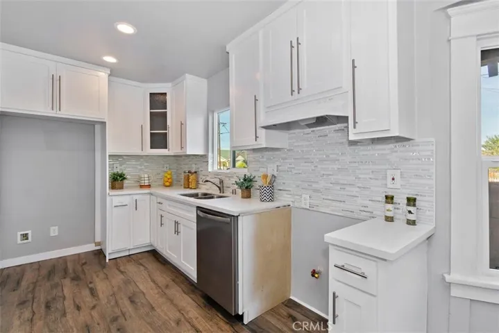 3901 Walton Avenue, Los Angeles, California 90037