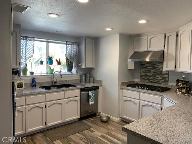 18033 Catalpa Street, Hesperia, California 92345