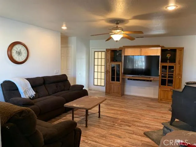 18033 Catalpa Street, Hesperia, California 92345