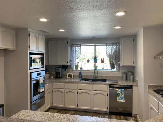 18033 Catalpa Street, Hesperia, California 92345
