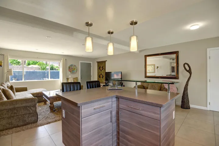 KITCHEN REVERSE