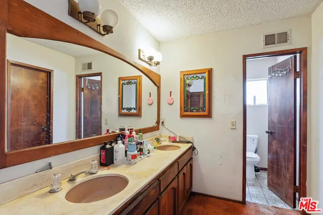 5144 W 141st Street, Hawthorne, California 90250