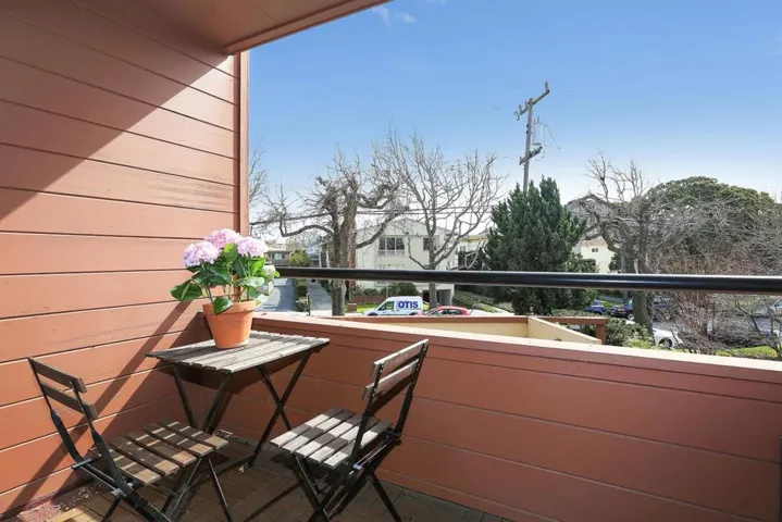 1210 Bellevue Avenue 202, Burlingame, California 94010