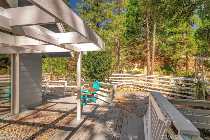 883 Crown Drive, Lake Arrowhead, California 92352
