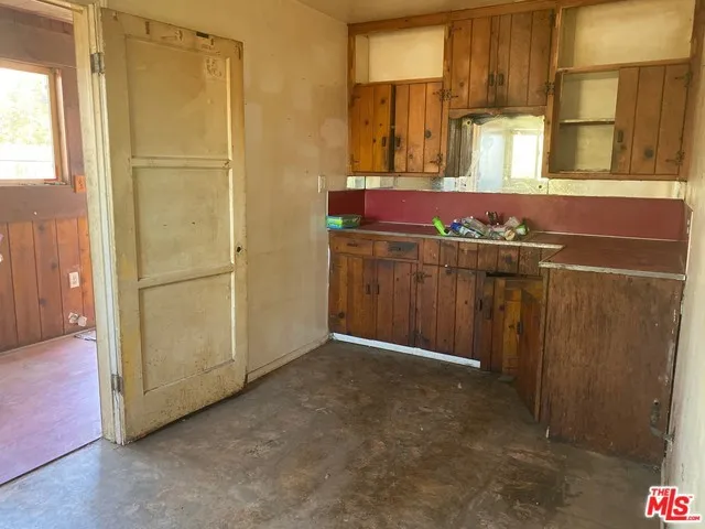 5558 N Lark Ellen Avenue, Azusa, California 91702