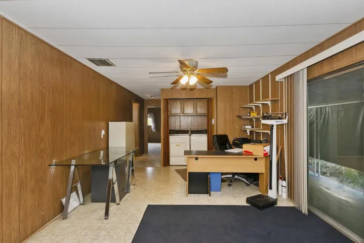 011_Family Room
