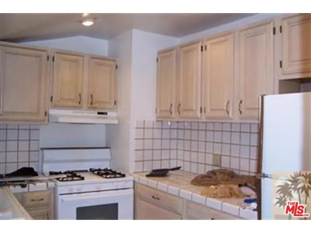 Unit B Kitchen