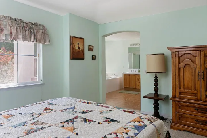 930 Corte Augusta-013-19-Master Bedroom-