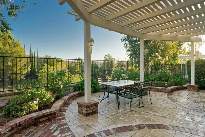 3052 Ferncrest Pl Thousand-large-020-024