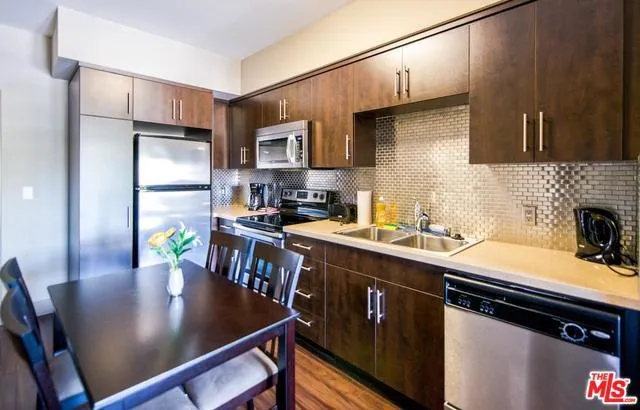 1120 W 6th Street 1712, Los Angeles, California 90017
