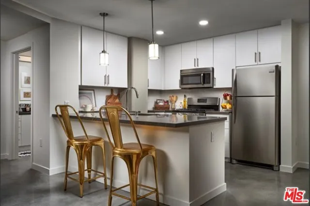 1120 W 6th Street 1712, Los Angeles, California 90017