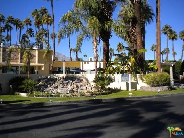 entrance to park