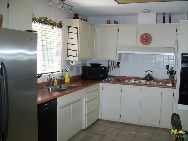 light bright kitchen