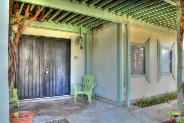 Double Door Entry/Grape Vine Enhanced!
