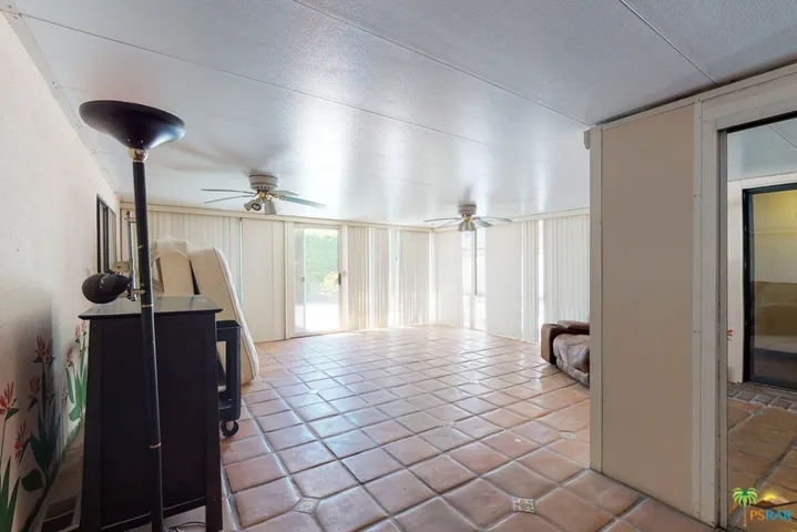 Large bonus room